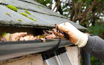 gutter cleaning Treviscoe, Cornwall